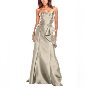 NWT René Ruiz Collection RR23140 Strapless Satin Mikado Bow Column Gown Size 6